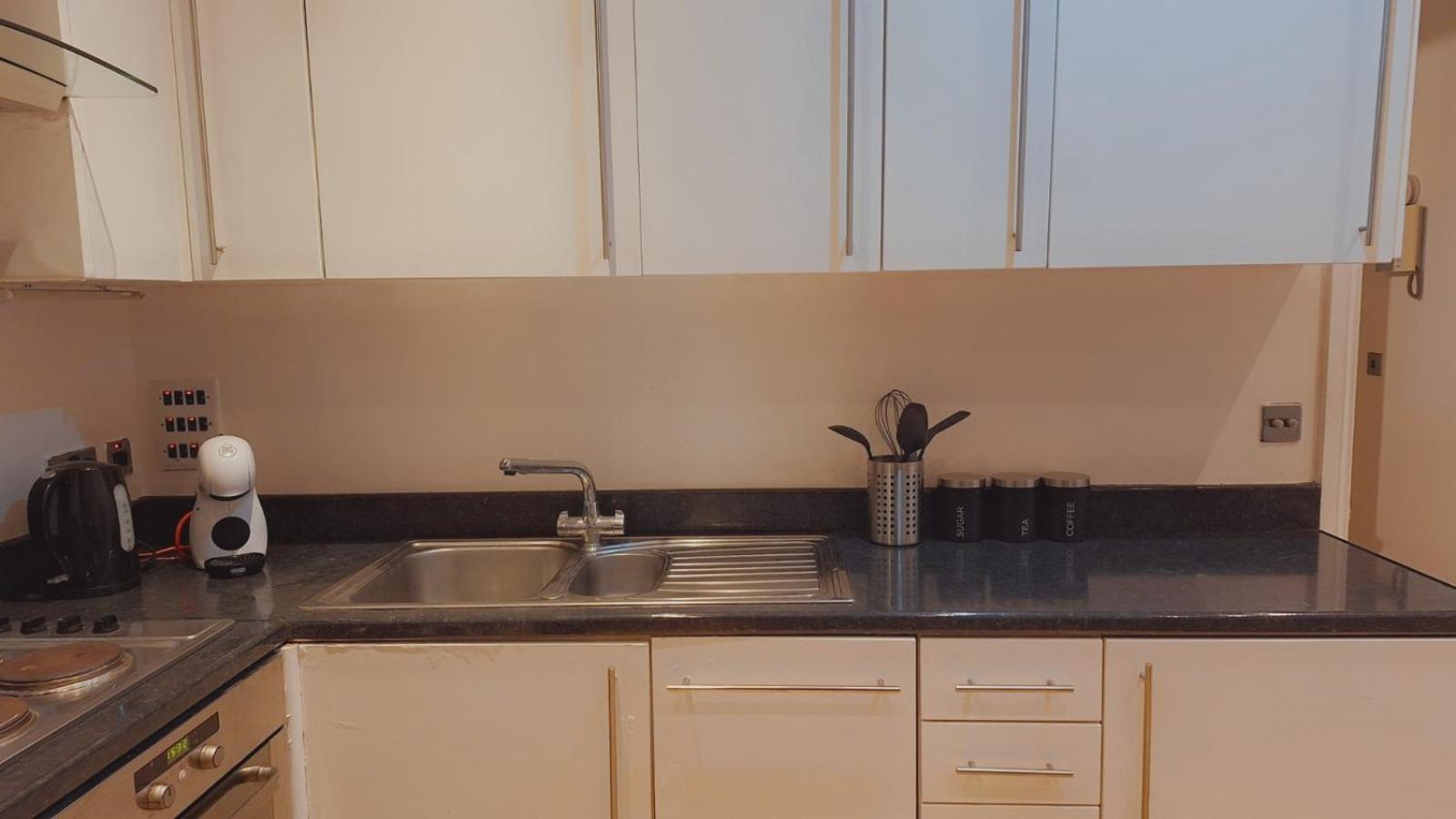 Comfortable - Cosy - Budget Studios In City Center لندن المظهر الخارجي الصورة