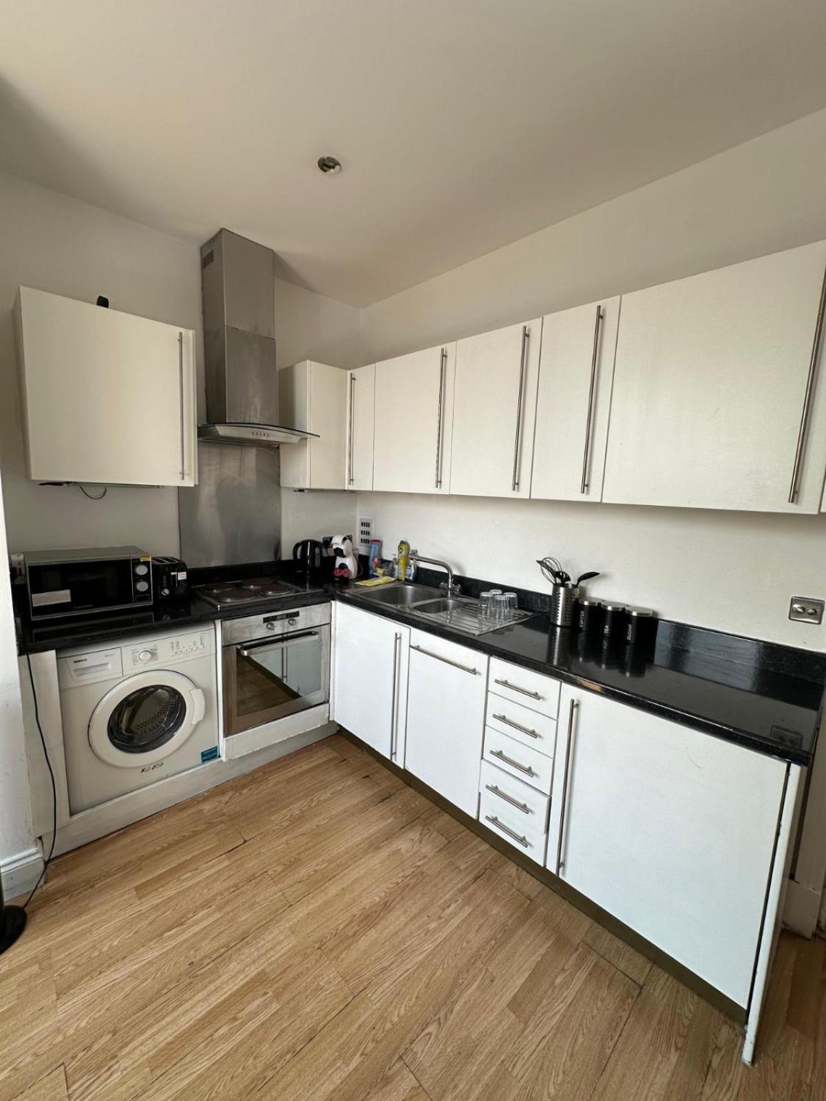 Comfortable - Cosy - Budget Studios In City Center لندن المظهر الخارجي الصورة